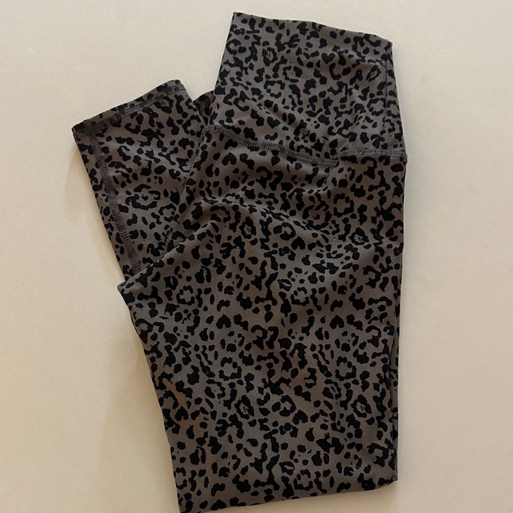 Leopard Print 3/4 Leggings